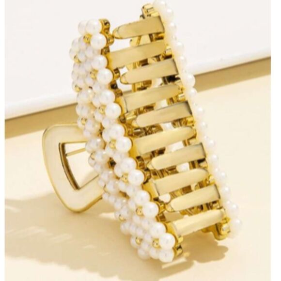 Pearl Flower Hair Claw - Picture 4 of 4